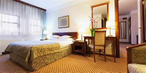 Best Hotels With Adjoining Rooms in Bali .